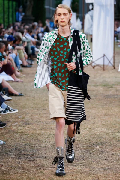 Look 7